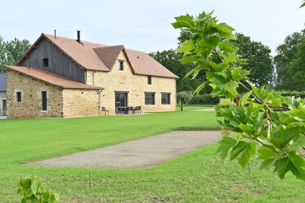 Vila La Grange Et Le Nid Saint-Pierre-des-Nids Exteriér fotografie