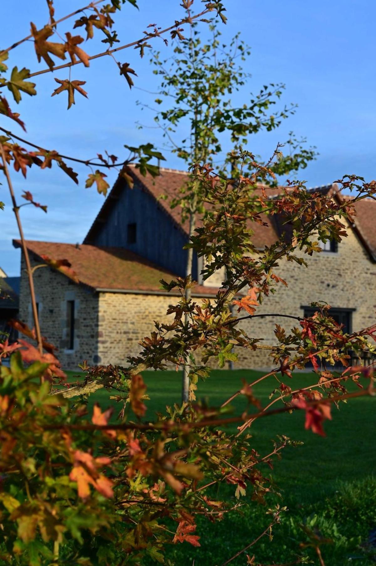 Vila La Grange Et Le Nid Saint-Pierre-des-Nids Exteriér fotografie