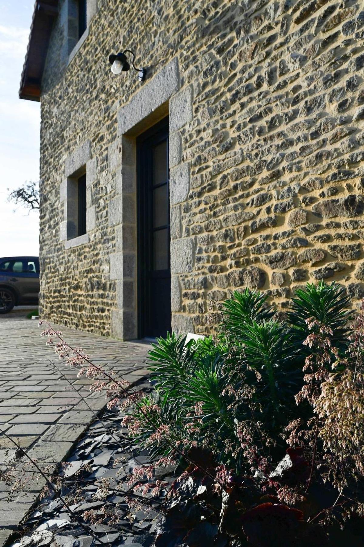 Vila La Grange Et Le Nid Saint-Pierre-des-Nids Exteriér fotografie