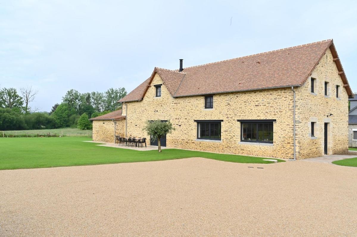 Vila La Grange Et Le Nid Saint-Pierre-des-Nids Exteriér fotografie