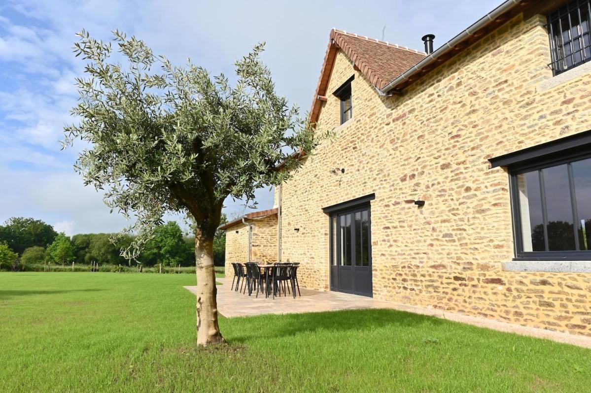 Vila La Grange Et Le Nid Saint-Pierre-des-Nids Exteriér fotografie