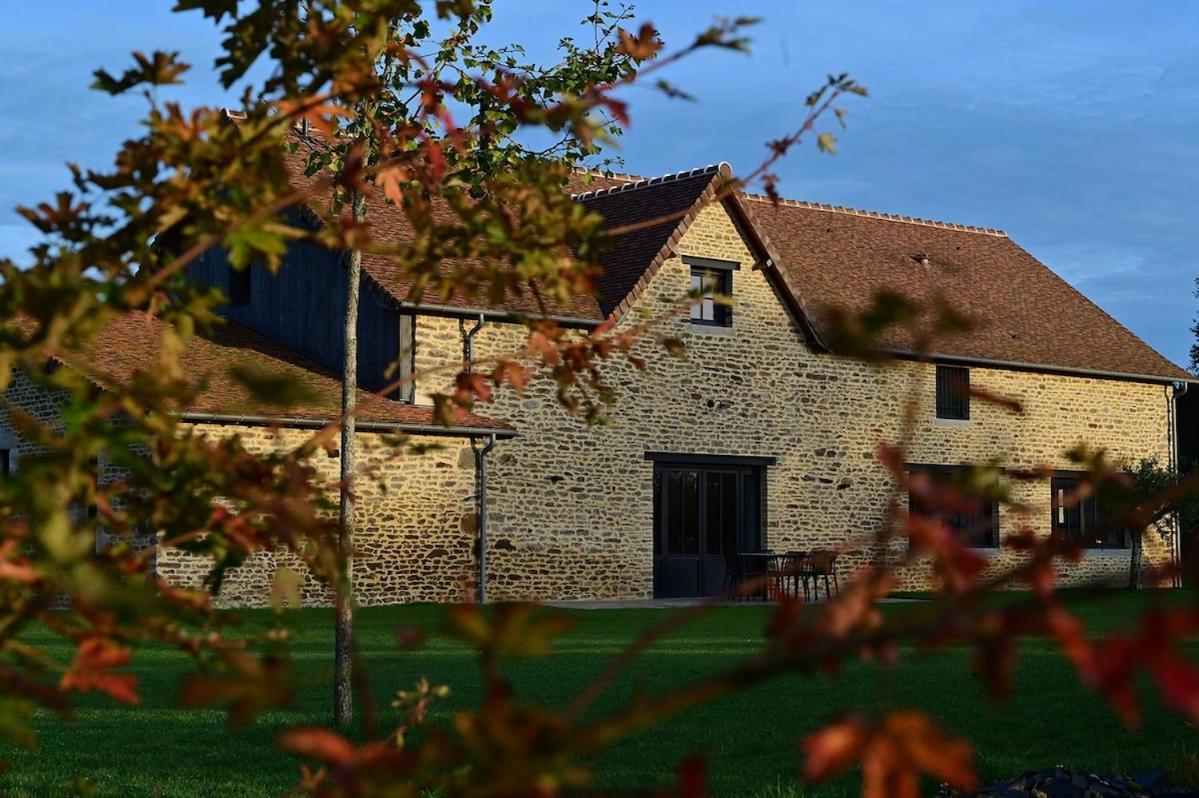 Vila La Grange Et Le Nid Saint-Pierre-des-Nids Exteriér fotografie